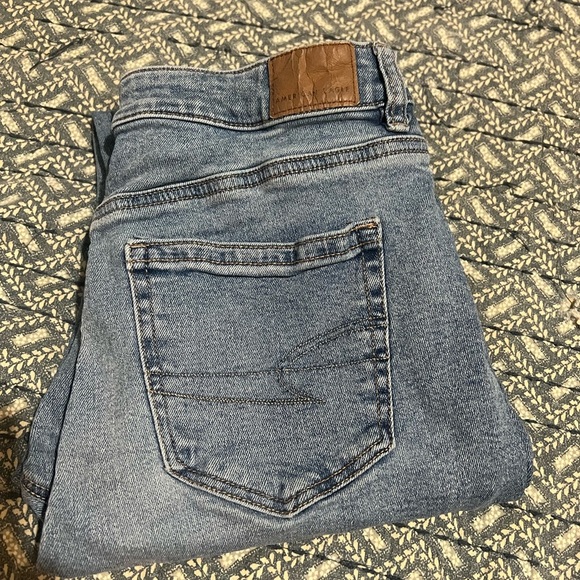 Women’s American Eagle mom jeans stretch 4 regular - Picture 2 of 6